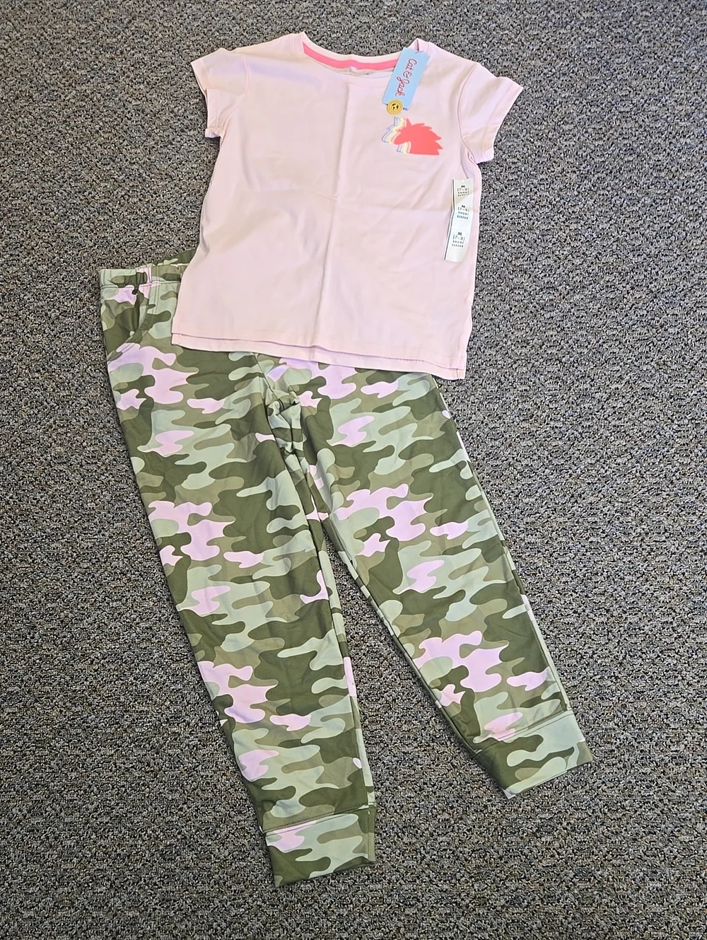Girls 7/8 Outfit - Cat & Jack Pink Tee with Green and Pink Camo Joggers
